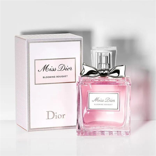 Mùi hương nước hoa nữ Dior và câu chuyện về vẻ đẹp đích thực
