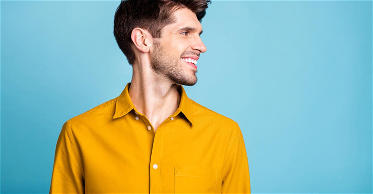 Tự tin tỏa sáng với 9 cách phối đồ cùng áo sơ mi nam màu vàng