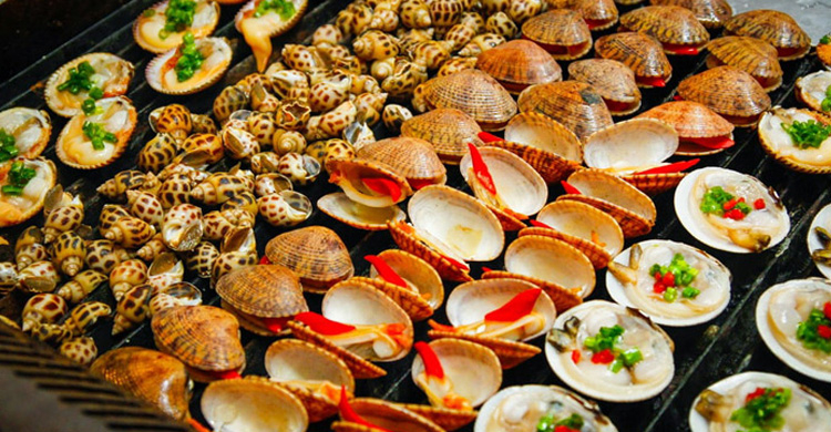 Ẩm thực và nhà hàng nổi tiếng trên bãi biển Vũng Tàu
